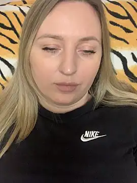 hotsteacher online show from March 31, 12:10 am