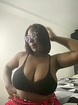 Alexia 24 online show from May 24, 5:17 am