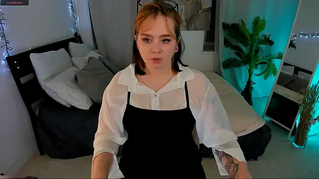 lunaalli online show from October 14, 3:58 pm