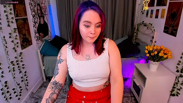 lunaalli online show from December 4, 3:35 pm