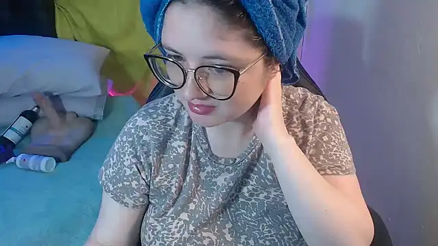 KrystalAdams online show from May 22, 2:37 pm
