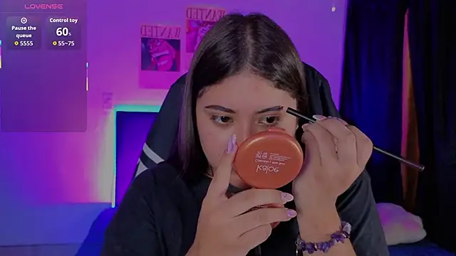 Gaby  Howards online show from December 3, 7:05 pm