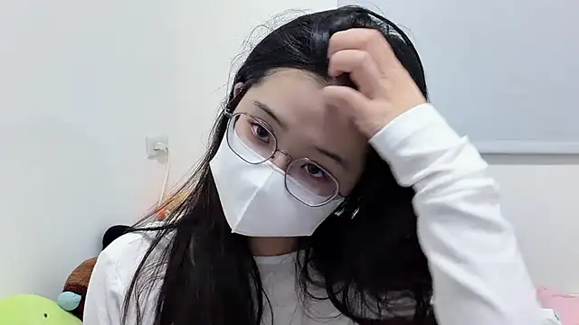 LHeart online show from May 9, 2:08 pm