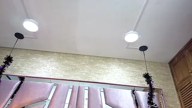 ThaliaCross online show from November 15, 8:21 pm