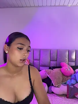 nicolexxaleja online show from May 7, 1:15 pm