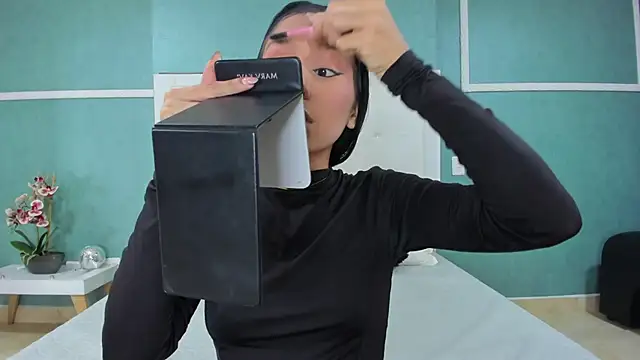 ania gomez online show from October 16, 1:14 pm