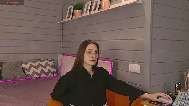 Vikki wyye online show from September 23, 3:26 am