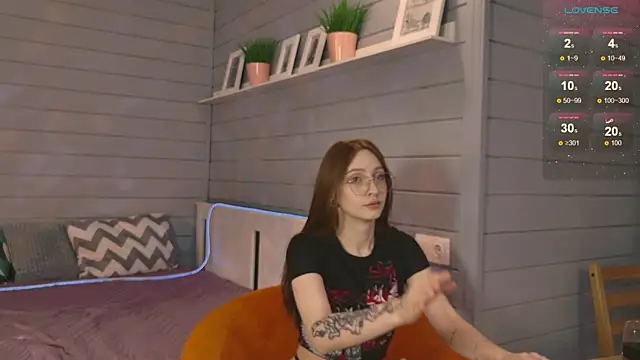 Vikki wyye online show from September 26, 5:27 am