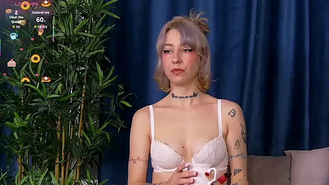 KristenRedd online show from October 3, 7:13 am