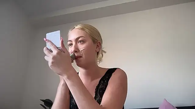 Kitty Swetty online show from May 6, 1:37 pm