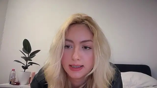 Kitty Swetty online show from February 25, 10:41 pm