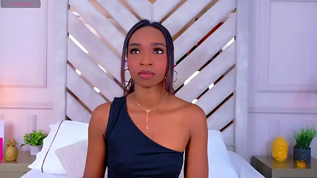 Agatha-Adams online show from November 8, 3:50 pm