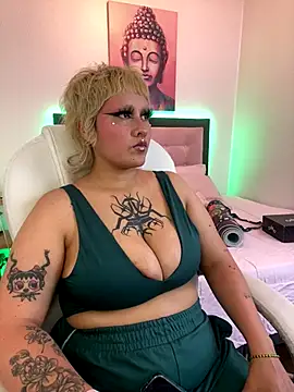 pink maddy online show from September 20, 4:00 am