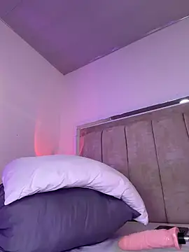 Mia Juicyberry online show from May 10, 1:18 am