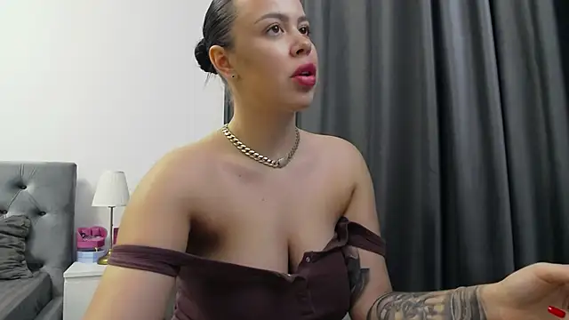 Casiana  online show from May 9, 12:01 am