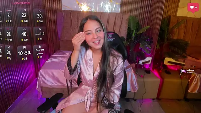 juanita tay online show from May 12, 11:39 am