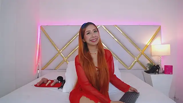 laila stilwiills online show from May 21, 6:33 am
