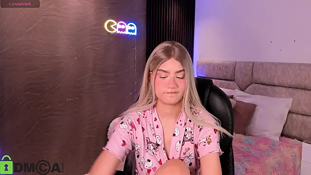 Arinextdoor online show from April 3, 9:24 pm