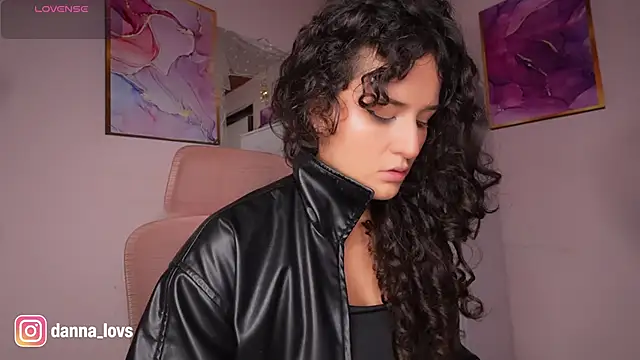 Dannaa Lovs online show from May 19, 11:17 am