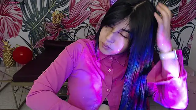 Nina harper  online show from November 8, 8:25 pm