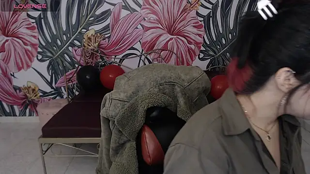 Nina harper  online show from November 13, 8:08 pm