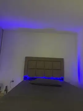 EmilyNoir1 online show from December 17, 12:27 am