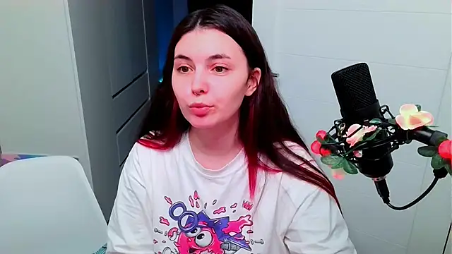 peachyness online show from February 4, 6:55 pm