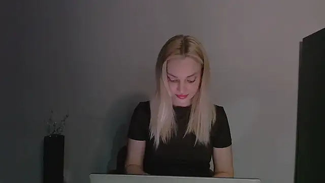 Lia noo regrets online show from April 19, 6:10 pm