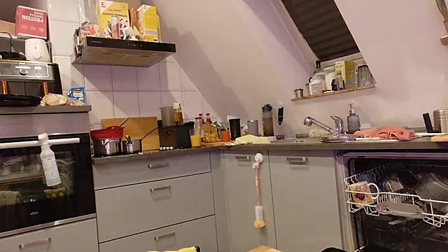 SweetTeenGirl online show from October 15, 9:06 pm