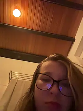 SweetTeenGirl online show from November 17, 9:37 pm