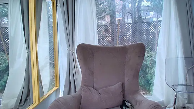 ParissHiltonX online show from March 26, 5:42 am