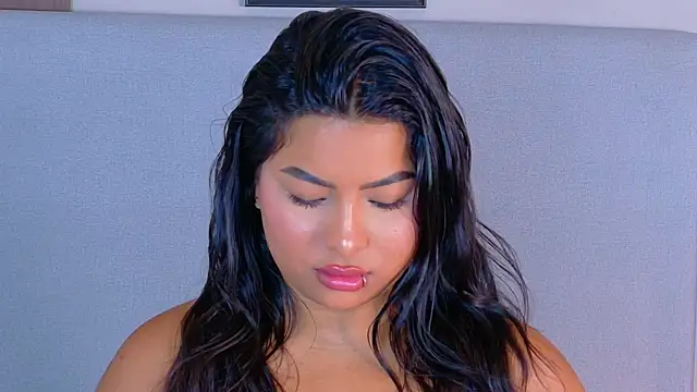 LanaRozz online show from May 8, 8:10 pm