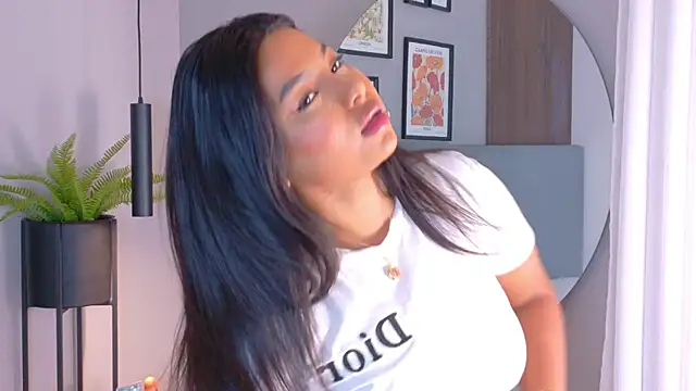 LanaRozz online show from May 12, 7:20 pm