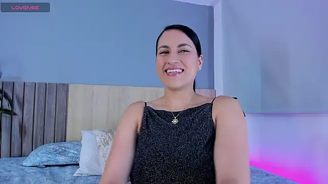 Atenea Clerk online show from February 13, 11:45 am