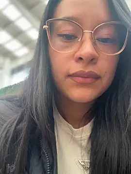 Liulee2 online show from November 6, 4:24 pm