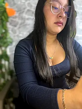 Liulee2 online show from October 10, 5:07 pm