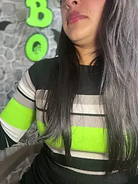 Liulee2 online show from October 28, 3:40 pm