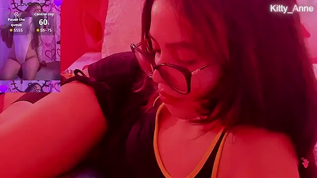 Kitty Anne online show from October 28, 7:52 pm