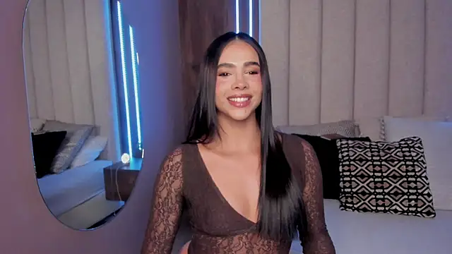 LucySalvatore  online show from January 10, 6:23 pm