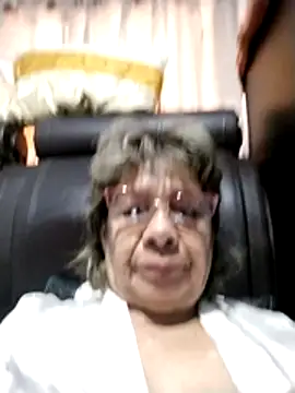 OliviaMorris1 online show from May 8, 11:57 am