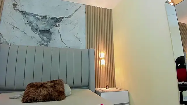 AURORAMARTIN2 online show from November 7, 7:52 pm