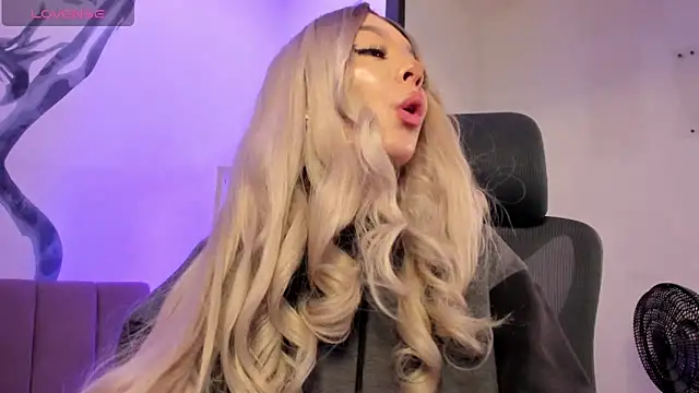 CleoWhite online show from January 6, 9:07 pm