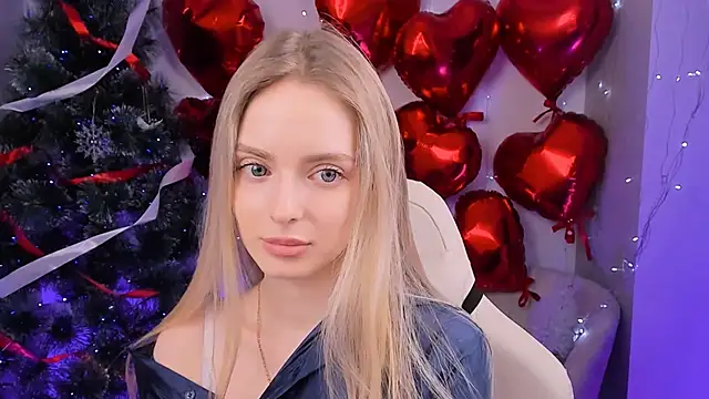 JuliaBrewwer online show from March 16, 1:15 pm