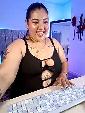 AndreaKinky online show from November 10, 8:42 am