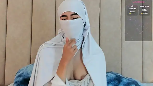  Zahiira  online show from May 14, 4:35 pm