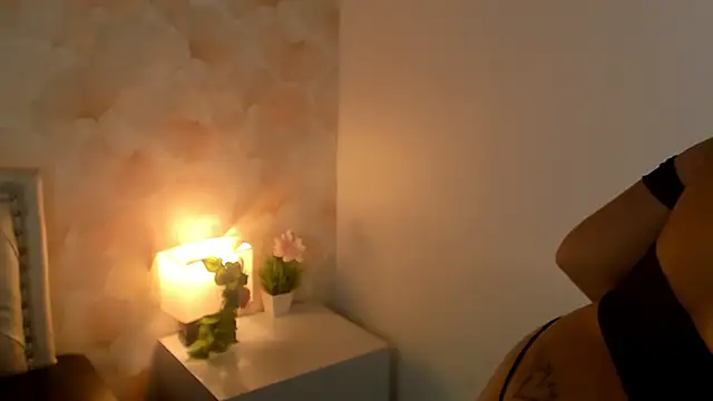 SofiaWhites online show from May 25, 5:39 am