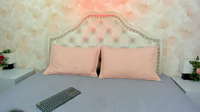 SofiaWhites online show from May 23, 3:49 am