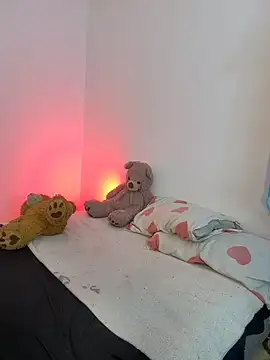 cam11 07 online show from May 19, 9:33 pm