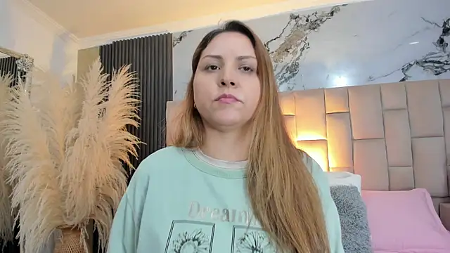 cloesummerr  online show from March 25, 1:03 pm