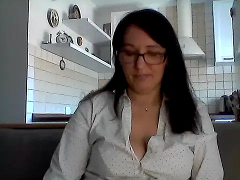 Elena48324 online show from May 24, 10:47 am